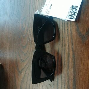 H&M Black Sunglasses